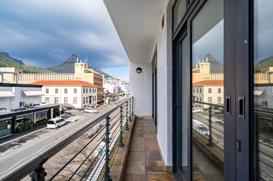 2 Bedroom Property for Sale in Sea Point Western Cape